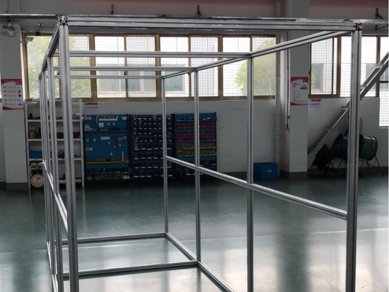 澳宏為您解答：用工業鋁型材搭建無塵室潔凈棚隔斷需要用到哪些配件？